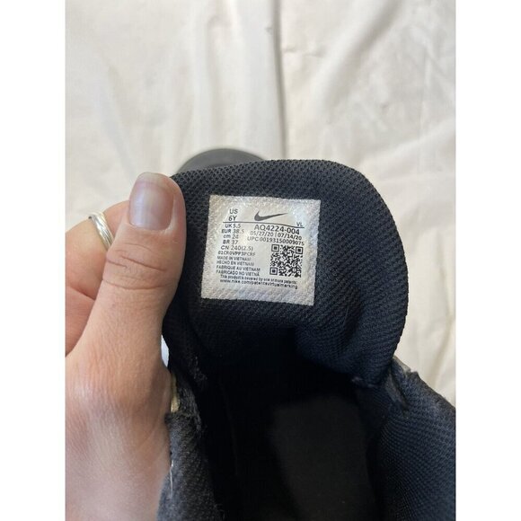 Sz 6Y Nike Team Hustle D9 Mid Black Metallic Gold AQ4224-004 - Picture 7 of 16